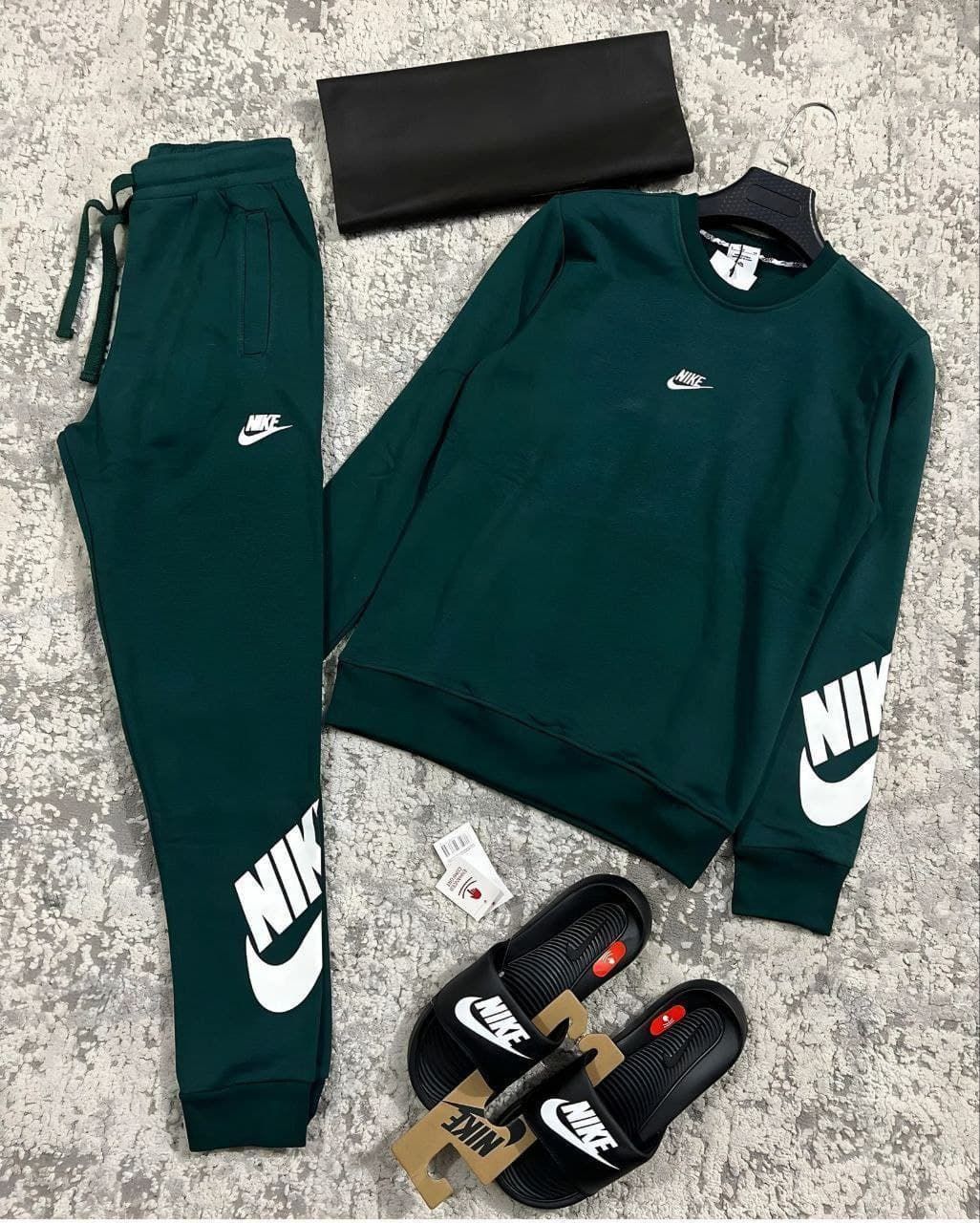 Ensemble Nike