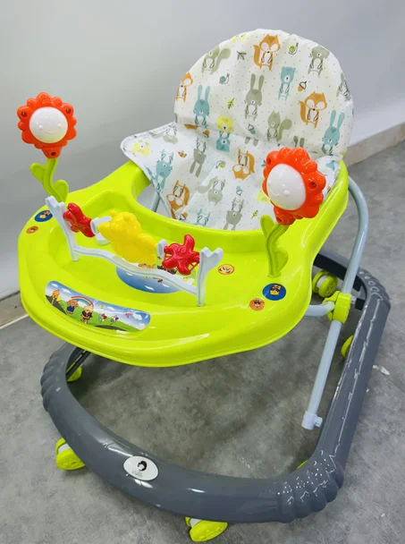 مشاية لون اخضر و و رمادي