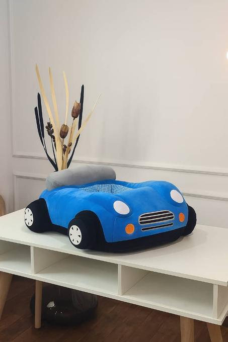 مقعد أطفال مريح على شكل سيارة فاخرة ازرق