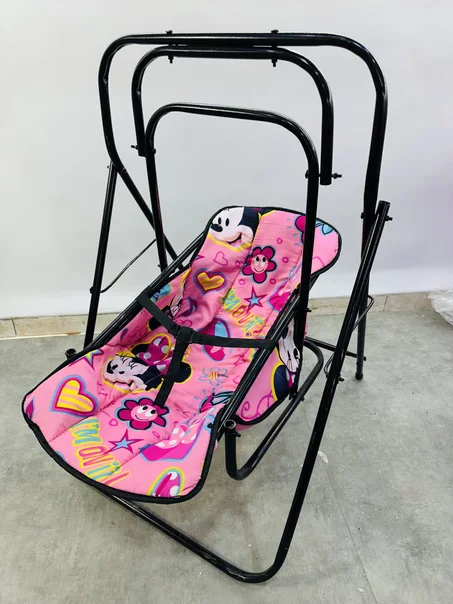 أرجوحة اطفال لون وردي هيلو كاتي (الحديد اسود)