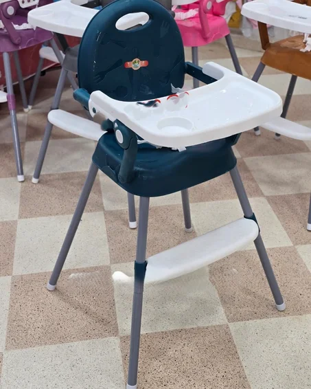 كرسي الاكل لون اخضر