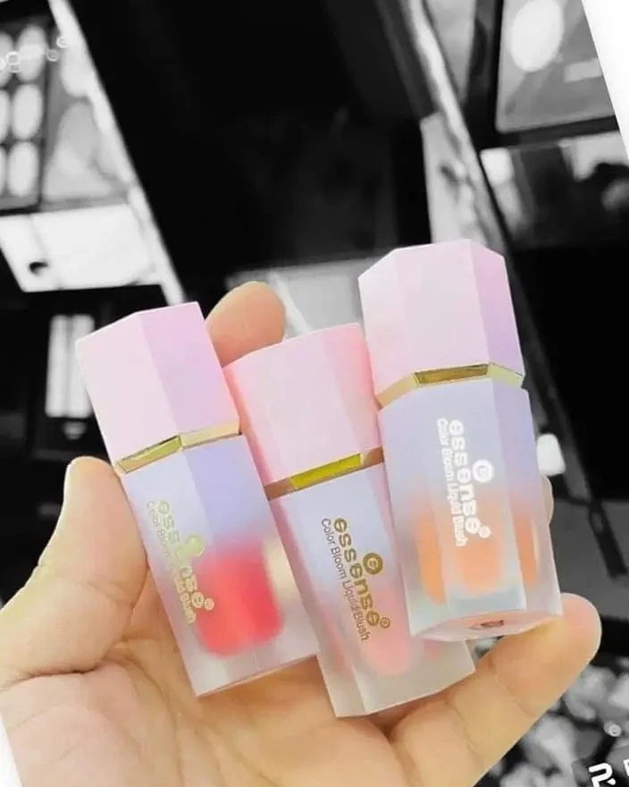 Blush liquide,Blush crème léger et aérien,Longue durée et résistant aux bavures,Blush très pigmenté,Maquillage blush naturel et modulable de la marque essence
