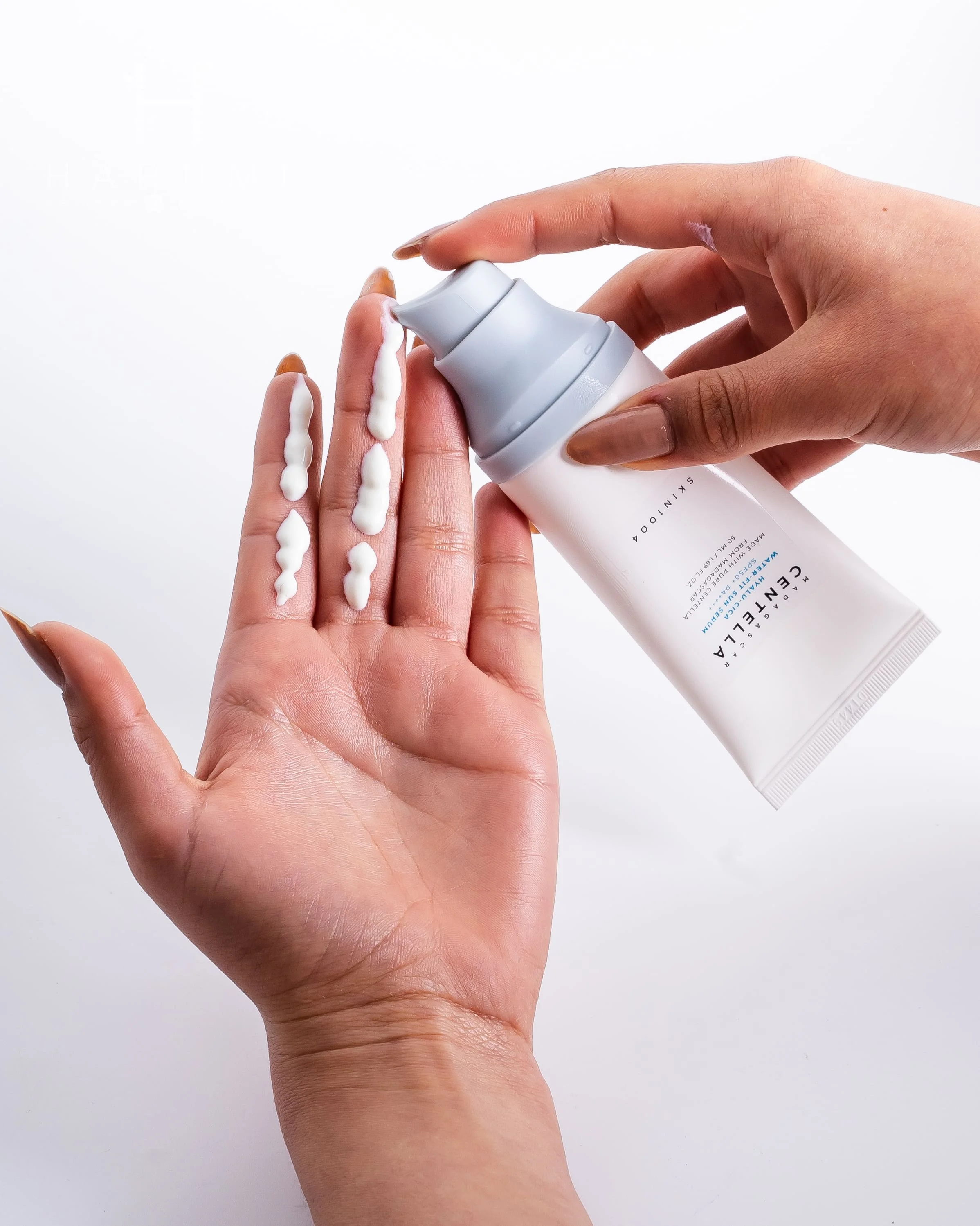 SKIN1004 – MADAGASCAR CENTELLA HYALU-CICA WATER-FIT SUN SERUM SPF50+ PA++++