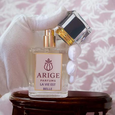 عطر فرنسي lLA VIE EST BELLE  50 ML