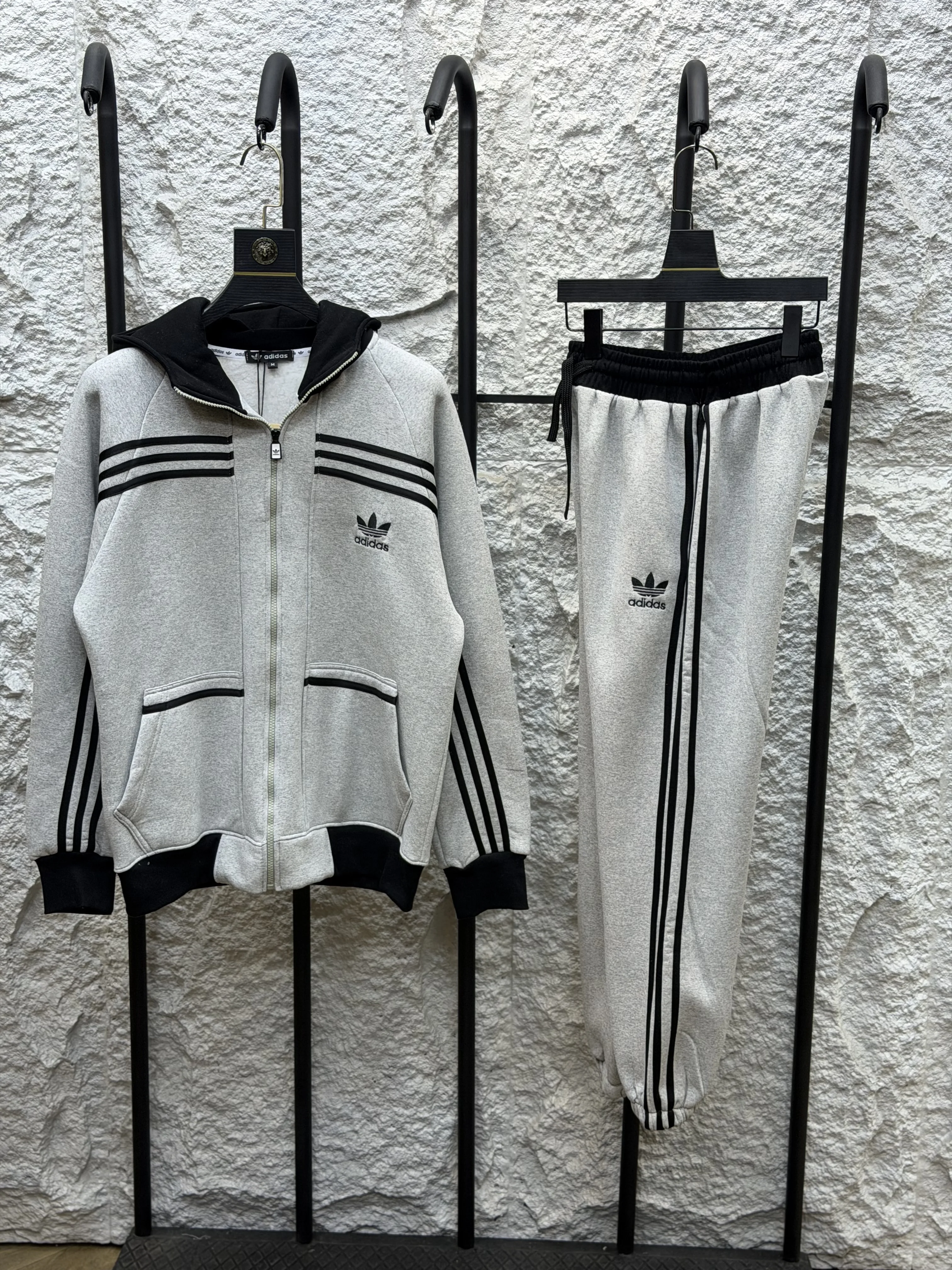 ensemble adidas 2026
