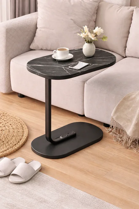 طاولة قهوة بسطح من الخشب والرخام