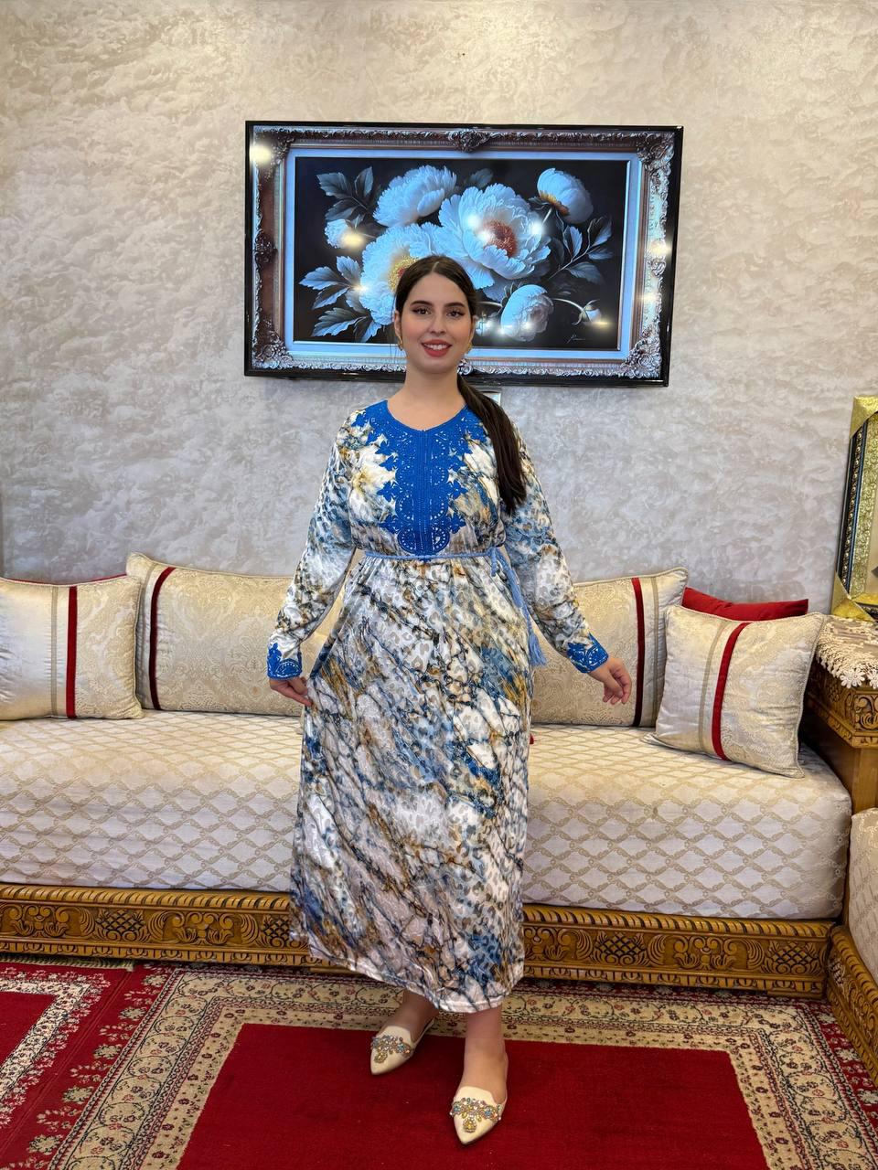 كاندورة مبرة محفرة موضيل أكتر أكتر من رائع مطروز في الصدر والكمام 👌🏻