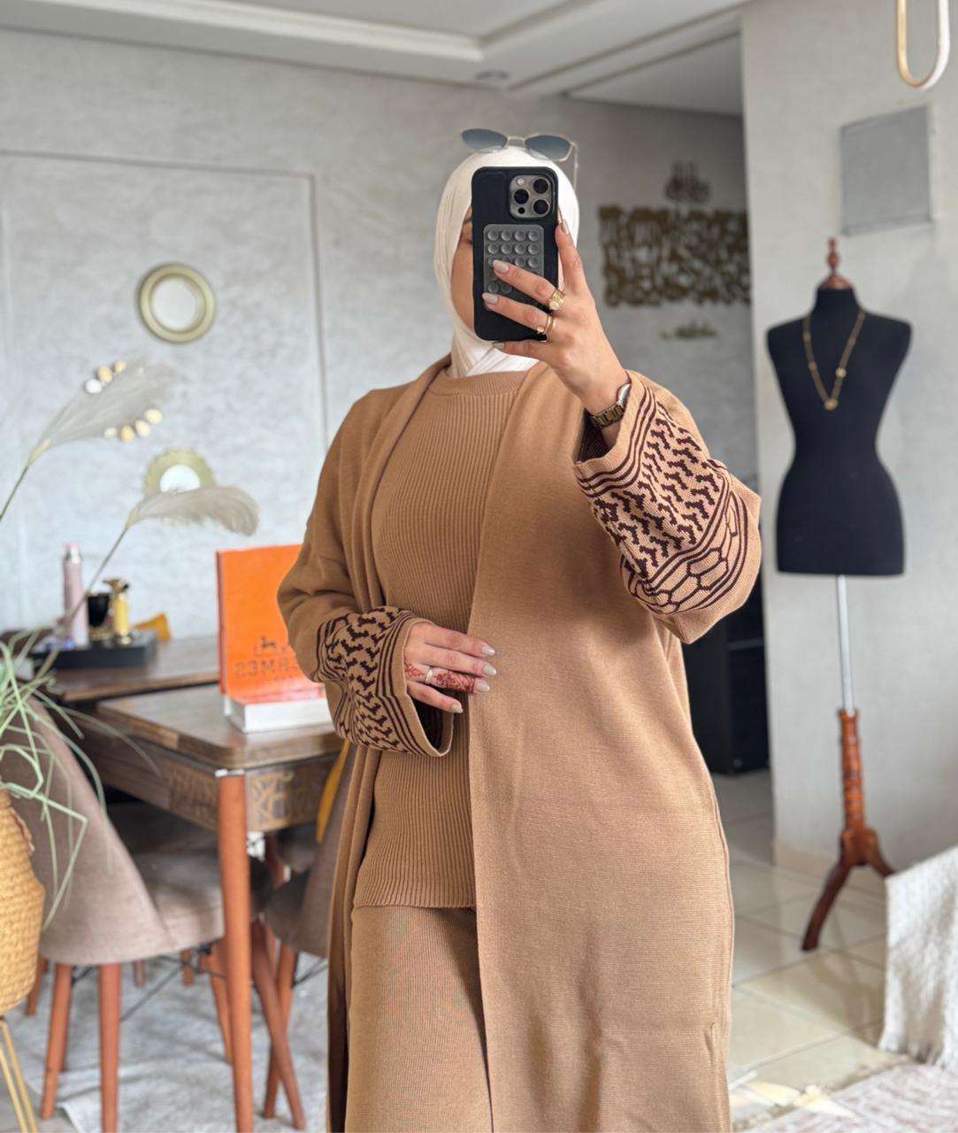 أنصومبل طقم 3 بياس بحلة جديدة مختلفة كاب طويل +سروال عريض ناعم+جيلي صوفي 🌸  تصميم تركي متميز جودة عالية مضمونة