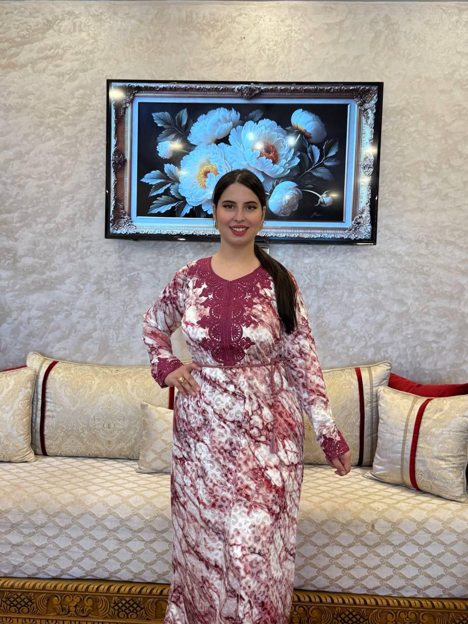 كاندورة مبرة محفرة موضيل أكتر أكتر من رائع مطروز في الصدر والكمام 👌🏻