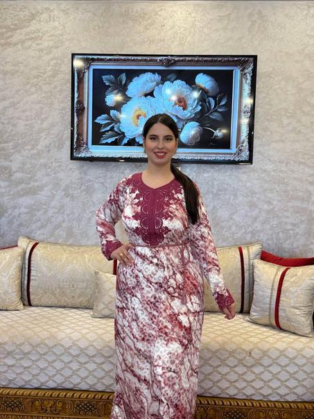 كاندورة مبرة محفرة موضيل أكتر أكتر من رائع مطروز في الصدر والكمام 👌🏻