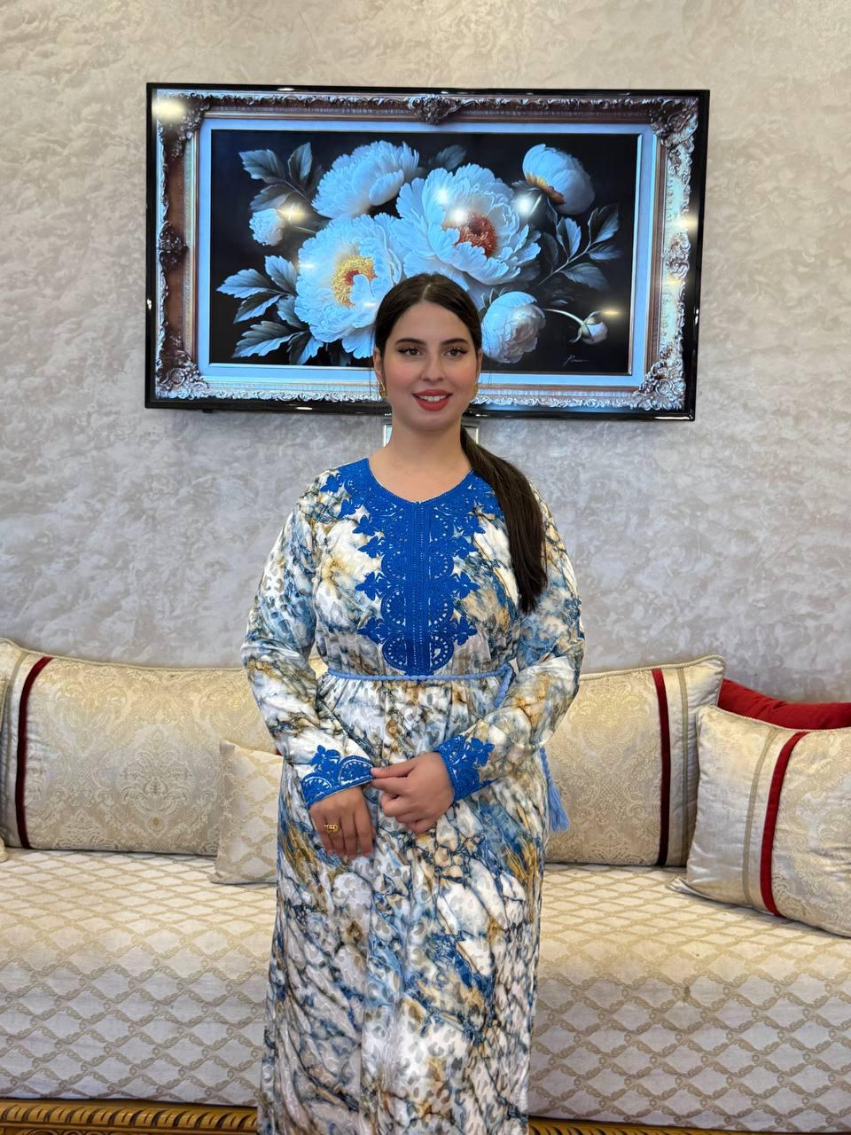 كاندورة مبرة محفرة موضيل أكتر أكتر من رائع مطروز في الصدر والكمام 👌🏻