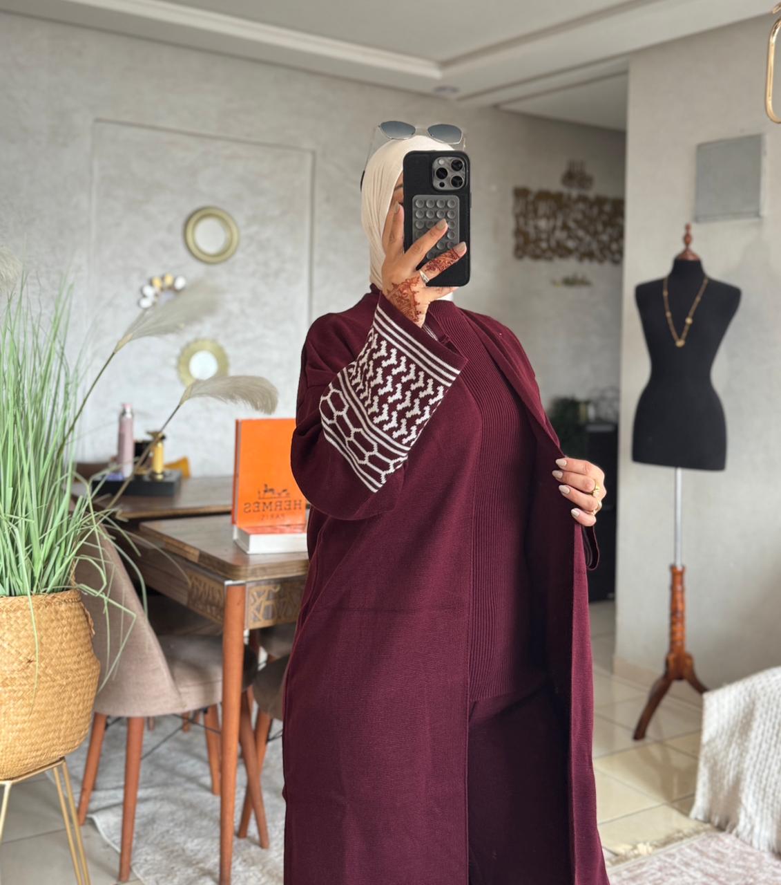 أنصومبل طقم 3 بياس بحلة جديدة مختلفة كاب طويل +سروال عريض ناعم+جيلي صوفي 🌸  تصميم تركي متميز جودة عالية مضمونة