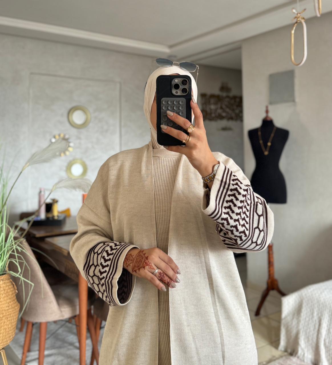 أنصومبل طقم 3 بياس بحلة جديدة مختلفة كاب طويل +سروال عريض ناعم+جيلي صوفي 🌸  تصميم تركي متميز جودة عالية مضمونة