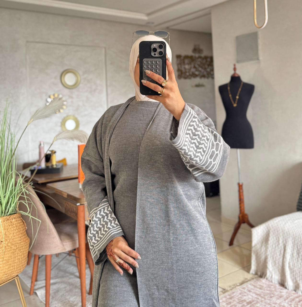 أنصومبل طقم 3 بياس بحلة جديدة مختلفة كاب طويل +سروال عريض ناعم+جيلي صوفي 🌸  تصميم تركي متميز جودة عالية مضمونة