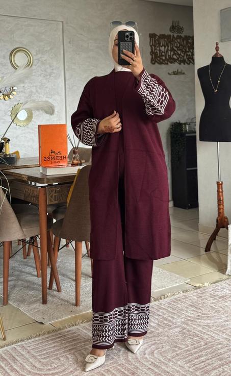 أنصومبل طقم 3 بياس بحلة جديدة مختلفة كاب طويل +سروال عريض ناعم+جيلي صوفي 🌸  تصميم تركي متميز جودة عالية مضمونة