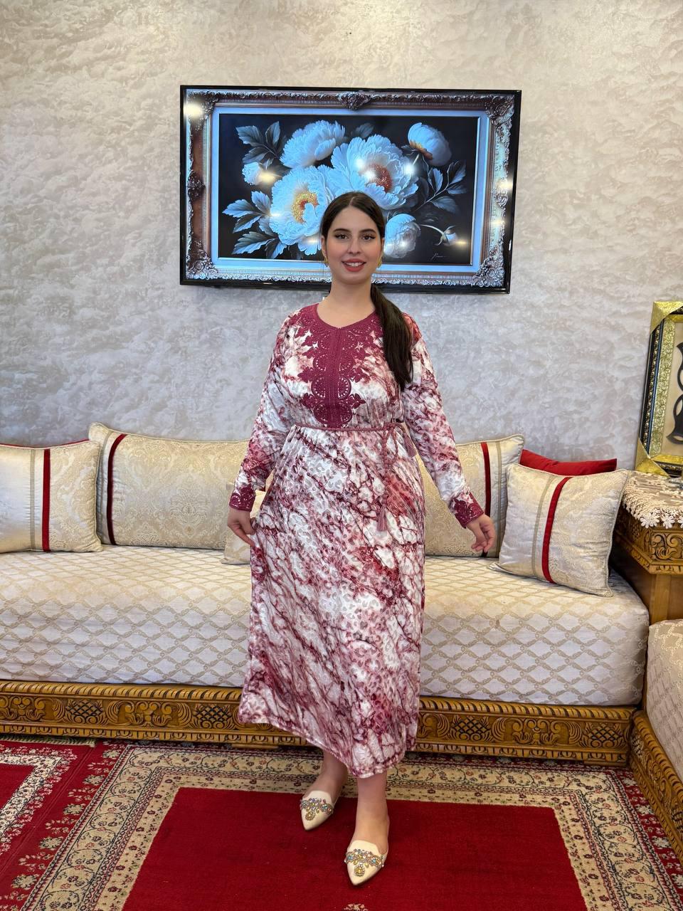 كاندورة مبرة محفرة موضيل أكتر أكتر من رائع مطروز في الصدر والكمام 👌🏻