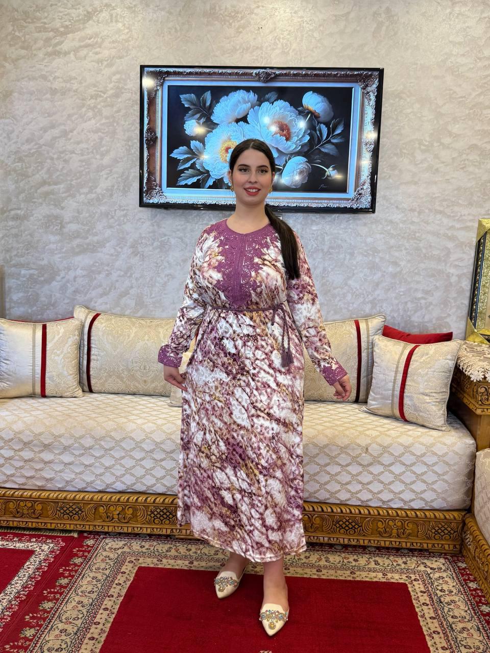 كاندورة مبرة محفرة موضيل أكتر أكتر من رائع مطروز في الصدر والكمام 👌🏻