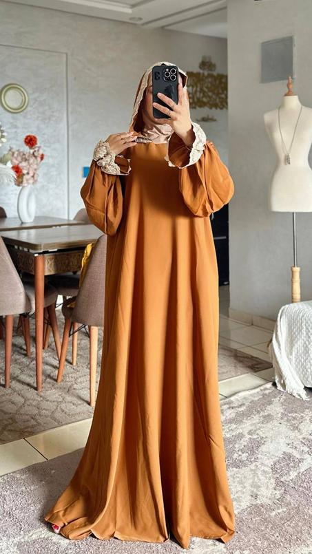 عباية توب روزا – أناقة راقية بلمسة عصرية