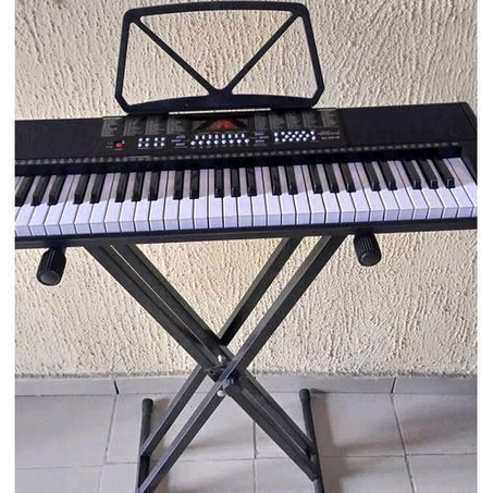 Singer Average Learning Keyboard Piano With Stand