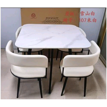 Luxury Dinning Table + 4 Sitting Chairs