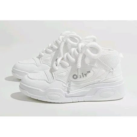 Unisex Chunky Ogiy Sneakers In White