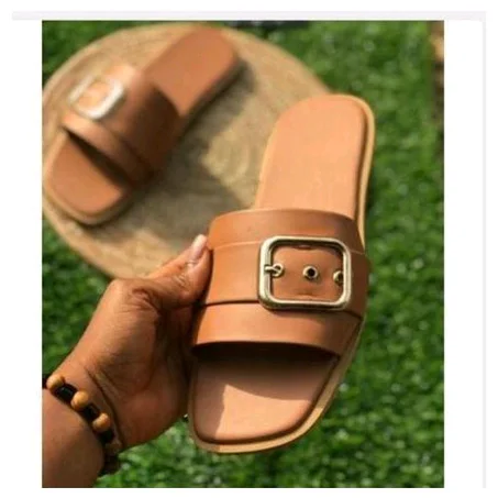 Ladies casual flat slipper - Buckle Brown