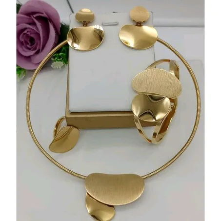 Zirconia First Grade Luxury Complete Sets Of Top-Notch Necklace,Earring , Bracelet Set