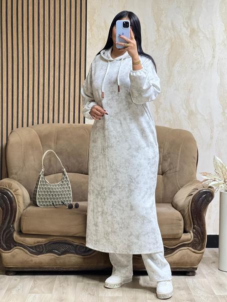 كيطمة سكوبة بـ البسروال ديالها