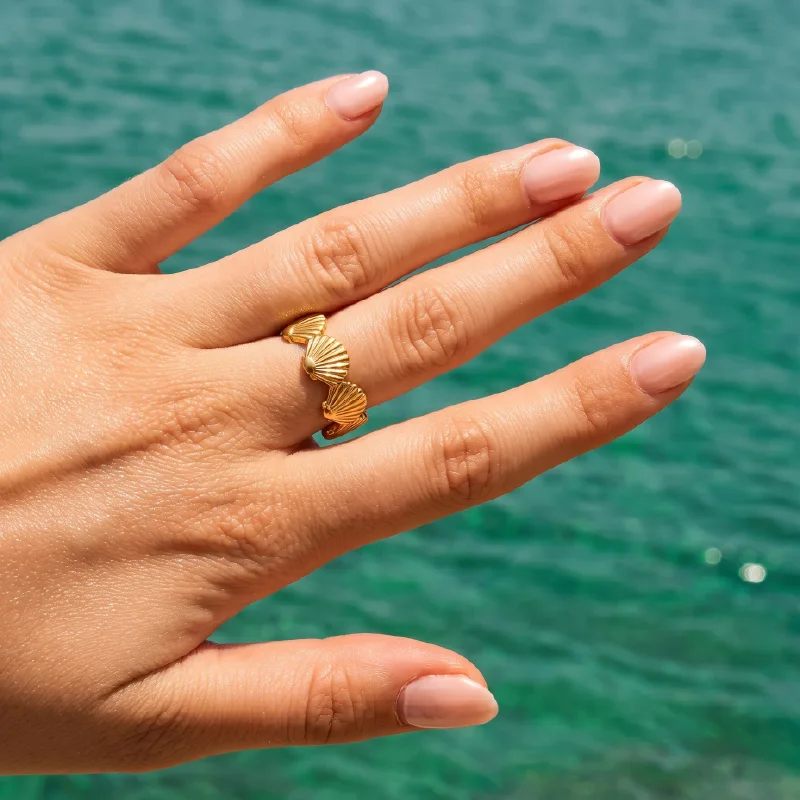 Gold Seashell Band Ring — Stainless Steel