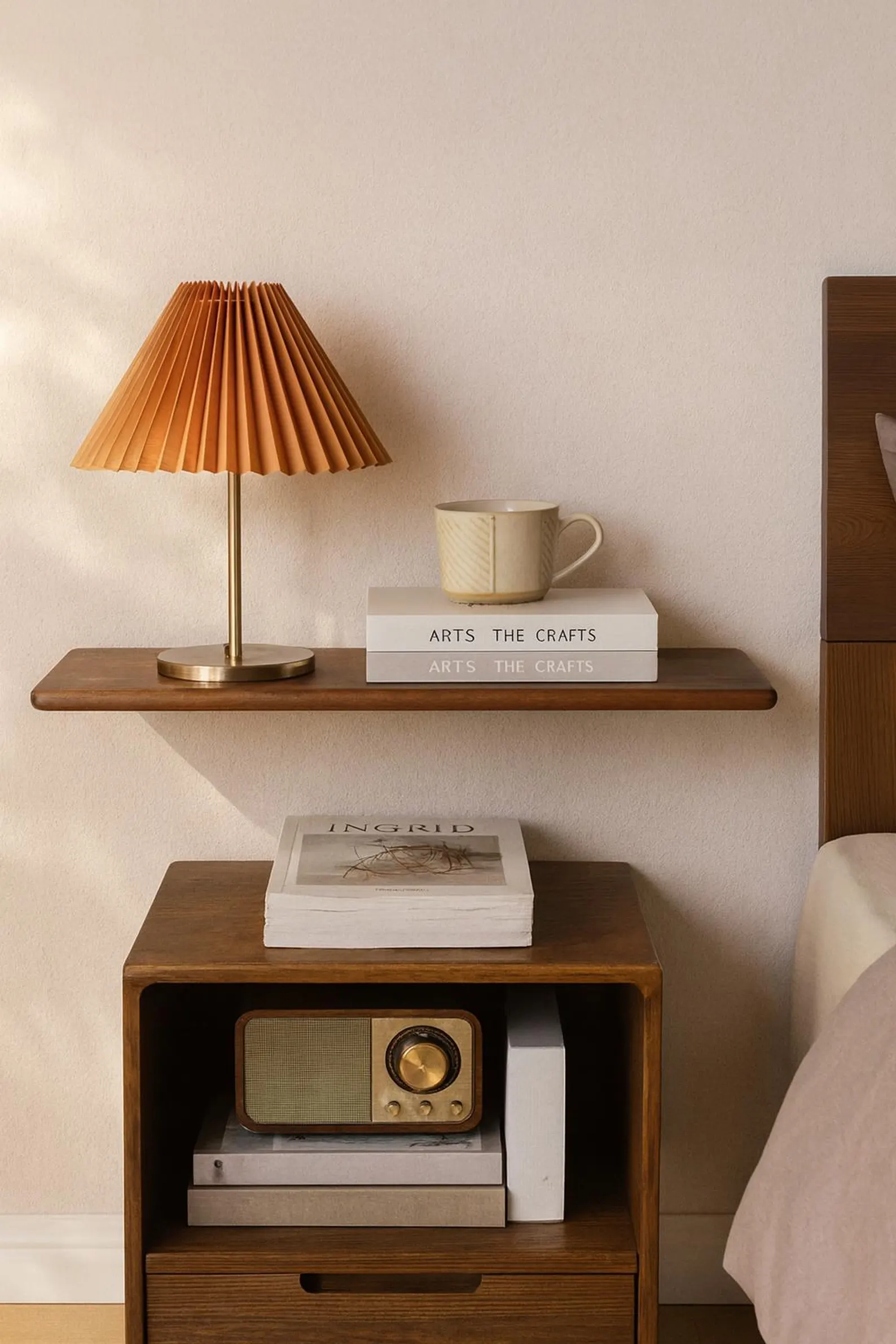 Etagère flottante en noyer noir massif