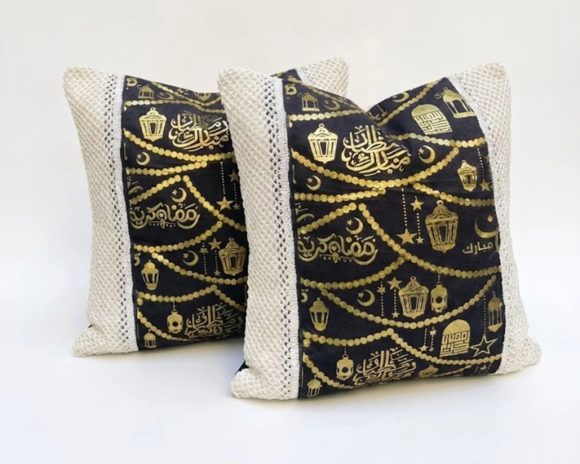طقم رانر طاولة + 2 كفر كوشن (بيج × أسود) | تصميم رمضاني فاخر بتطريز ذهبي