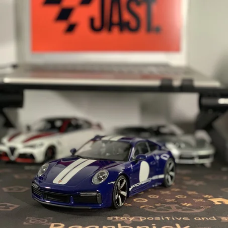 MINICHAMPS - 1/18 PORSCHE - 911 992 SPORT CLASSIC COUPE 2022 - BLUE MET