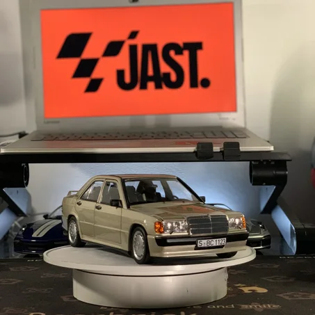 Norev - 1/18 - Mercedes-Benz - 190E 2.3 16 1984 - BEIGE AYRTON SENNA.