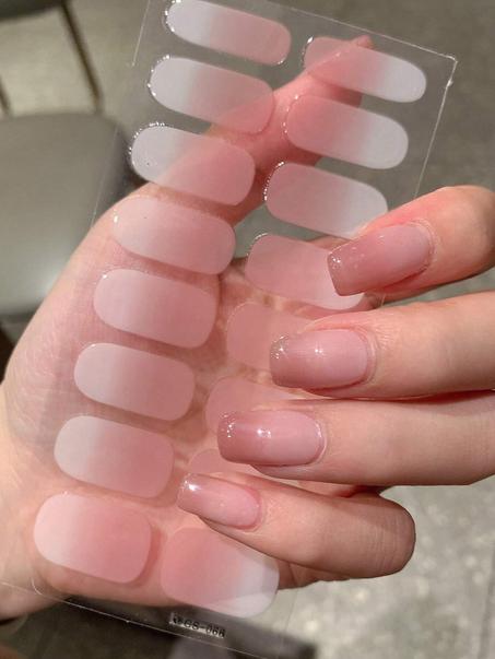 ملصقات الأظافر