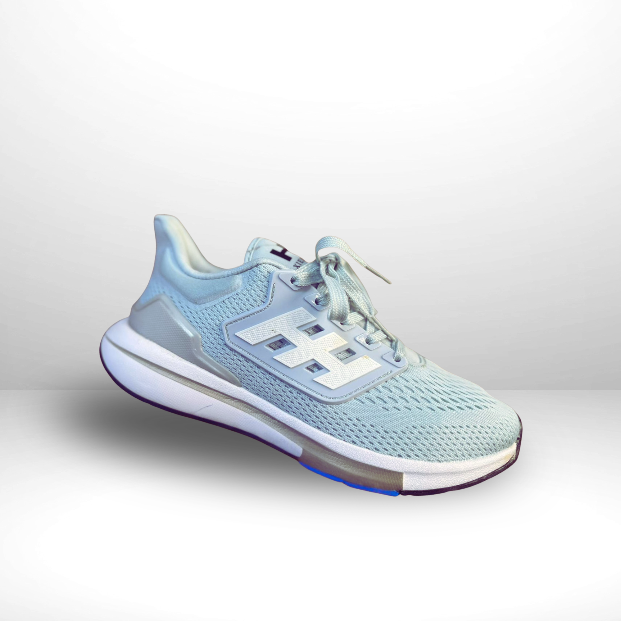 حذاء رياضي خفيف ومريح للأداء العالي 🏃‍♂️