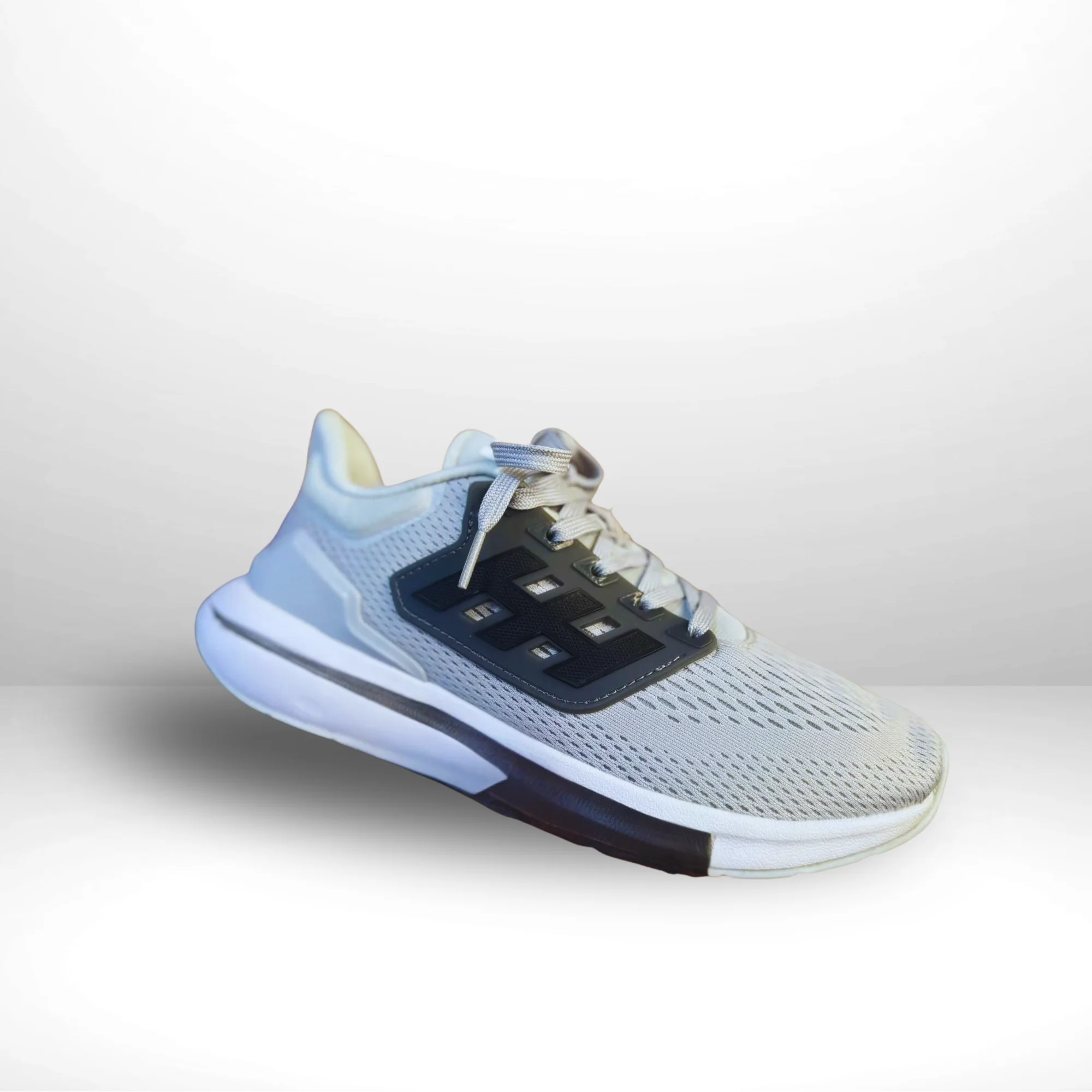 حذاء رياضي خفيف ومريح للأداء العالي 🏃‍♂️