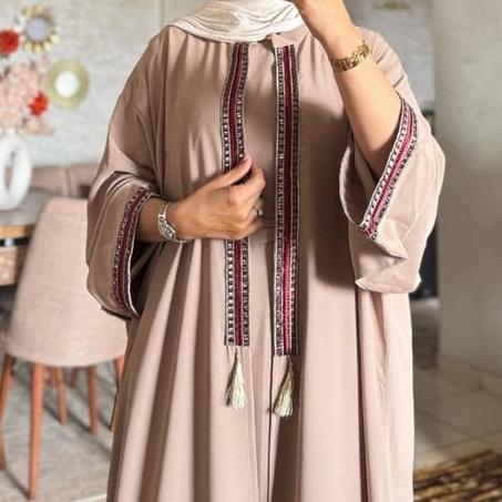 ملابس نسائية