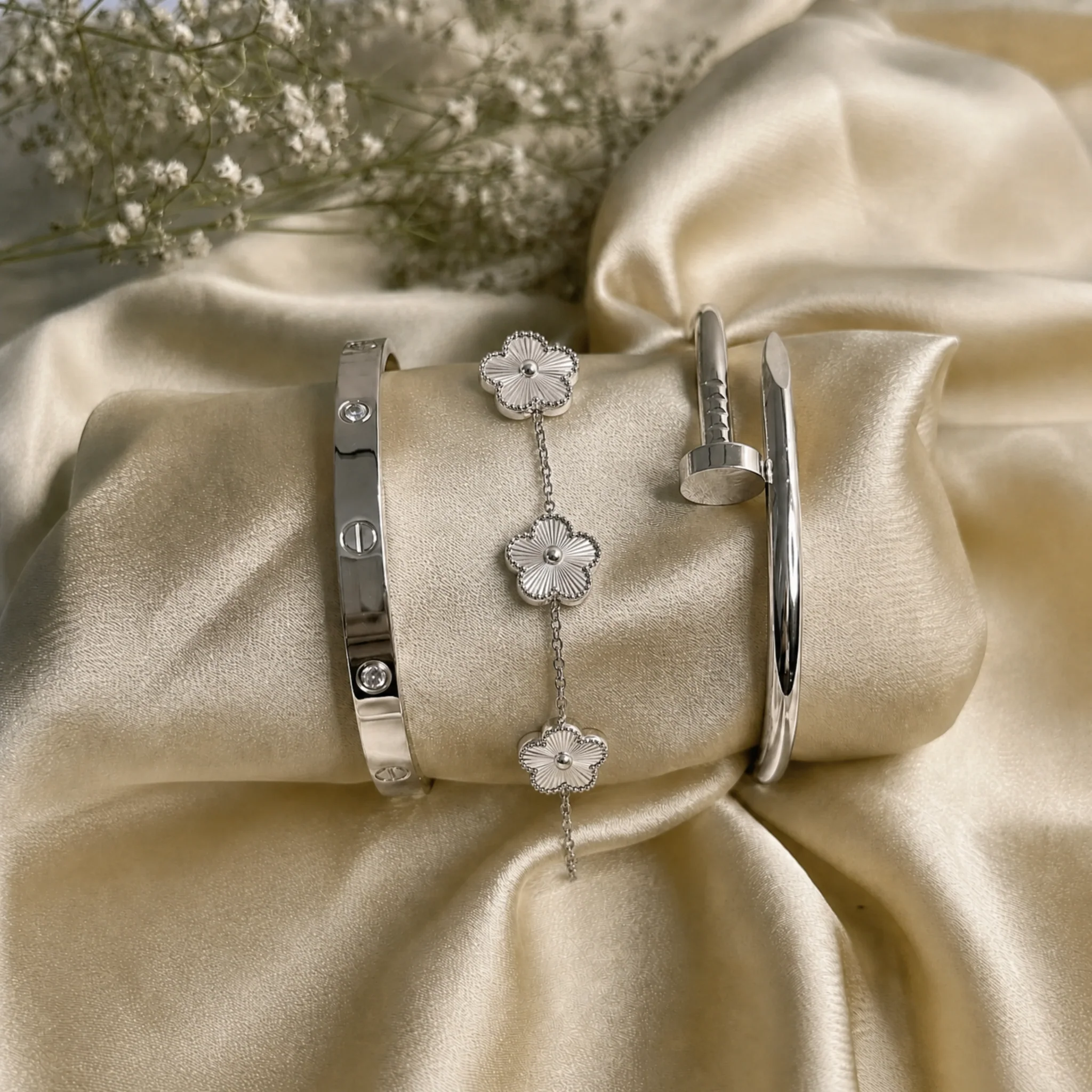 Lucky Grass Five Leaf Flower Bracelet