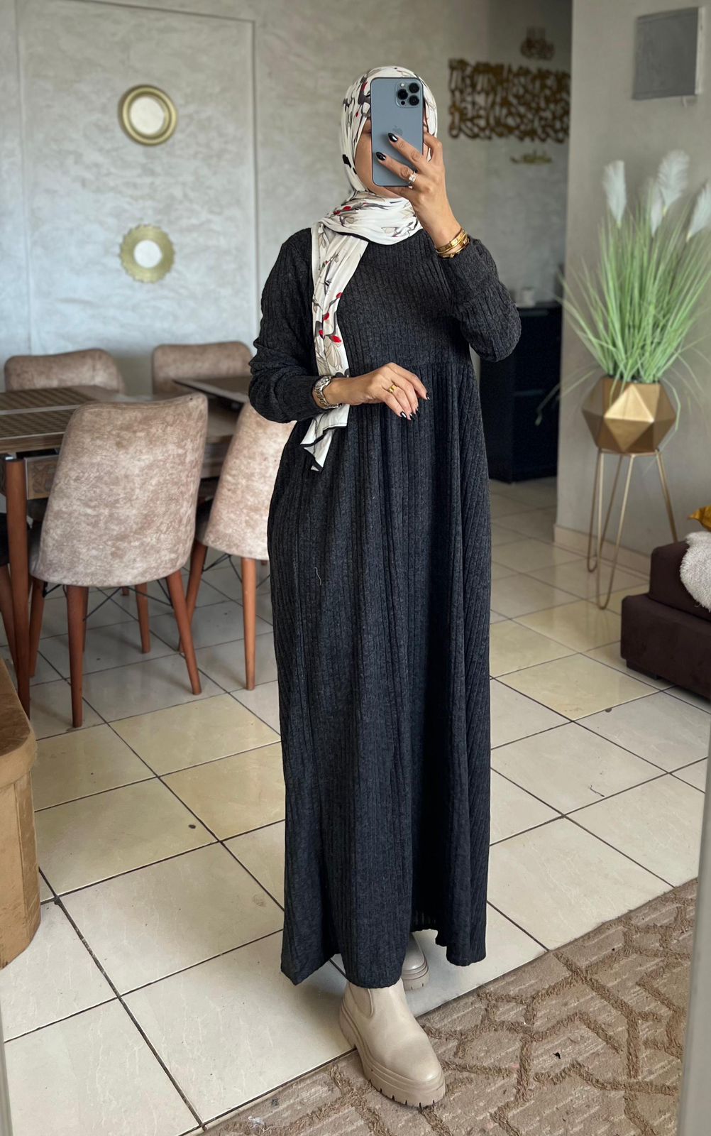 عباية نسائية أنيقة بألوان متعددة