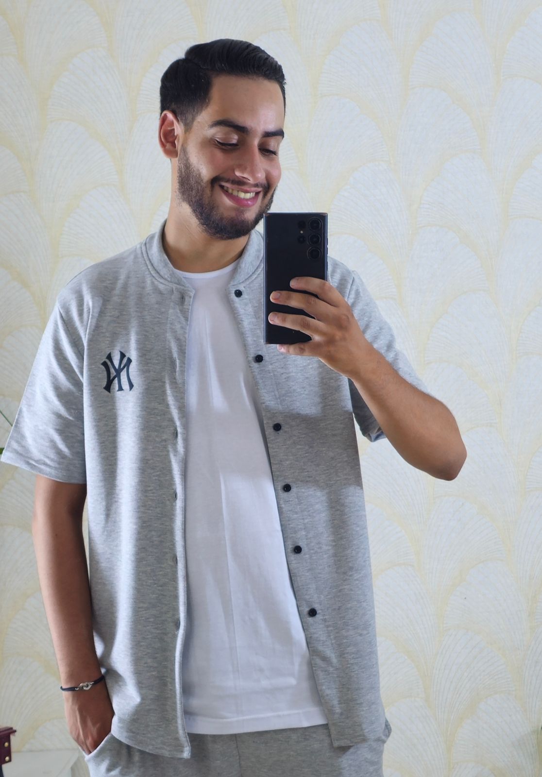 رمادي