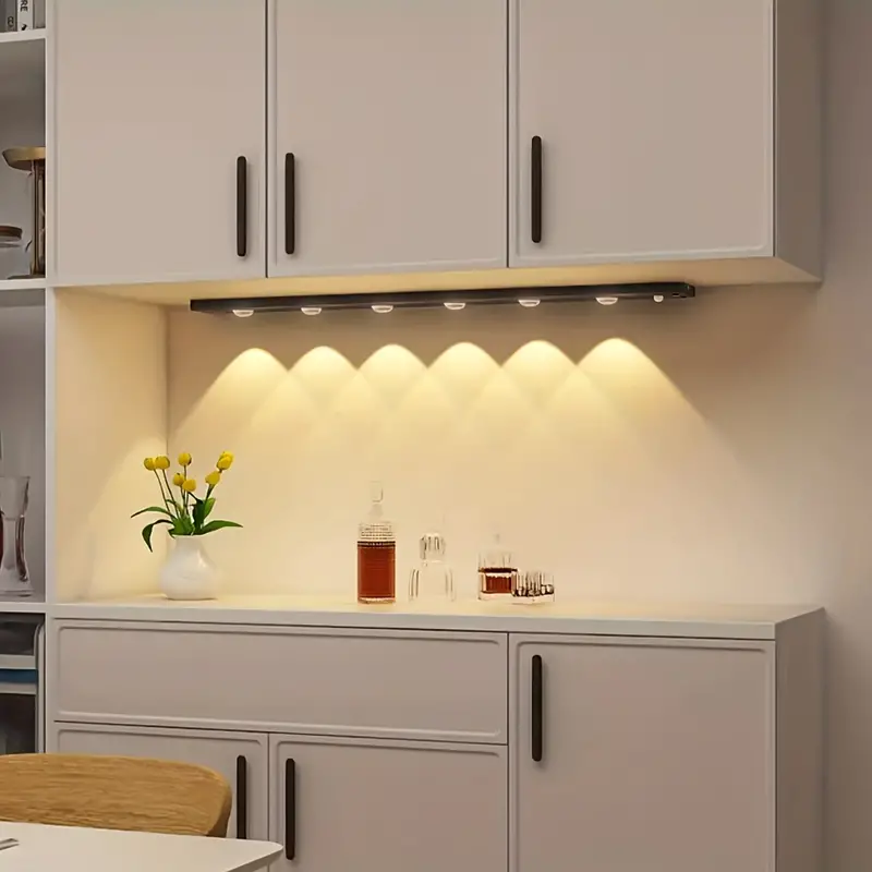 مصباح LED بمستشعر الحركة
