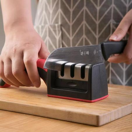 مضاية السكاكين