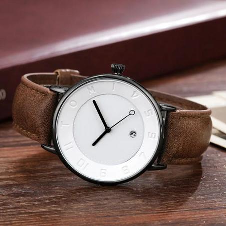 ساعة انيقة وعصرية من ماركة تومي العالمية