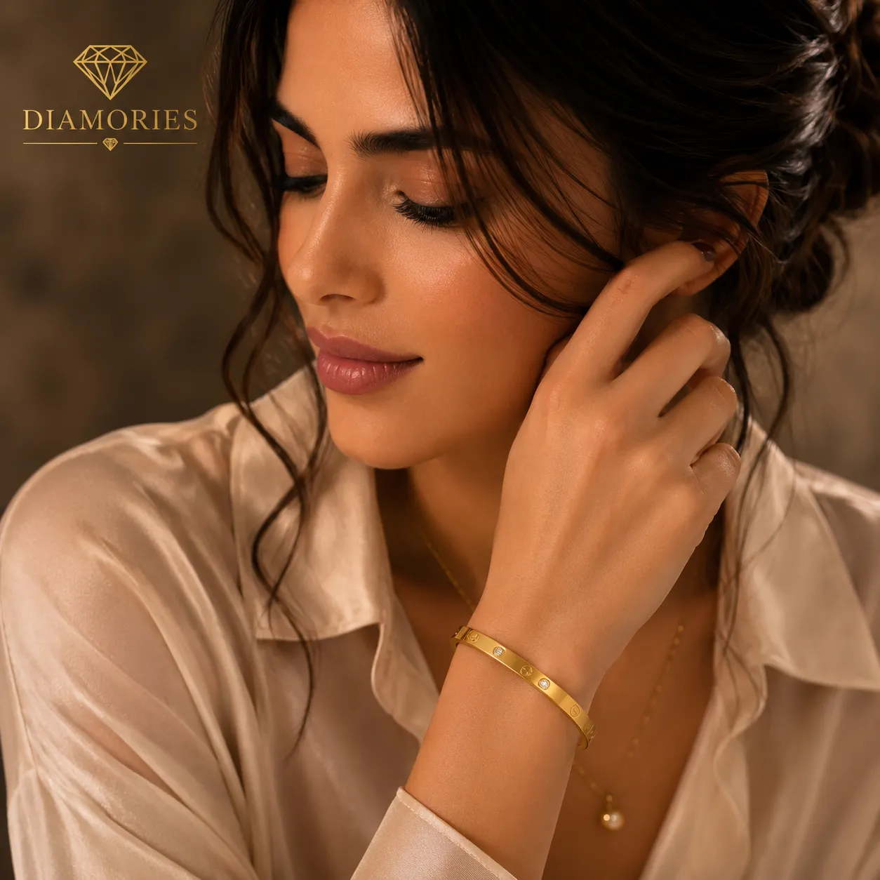 سوار Love الفاخر