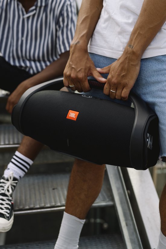 JBL boombox 2