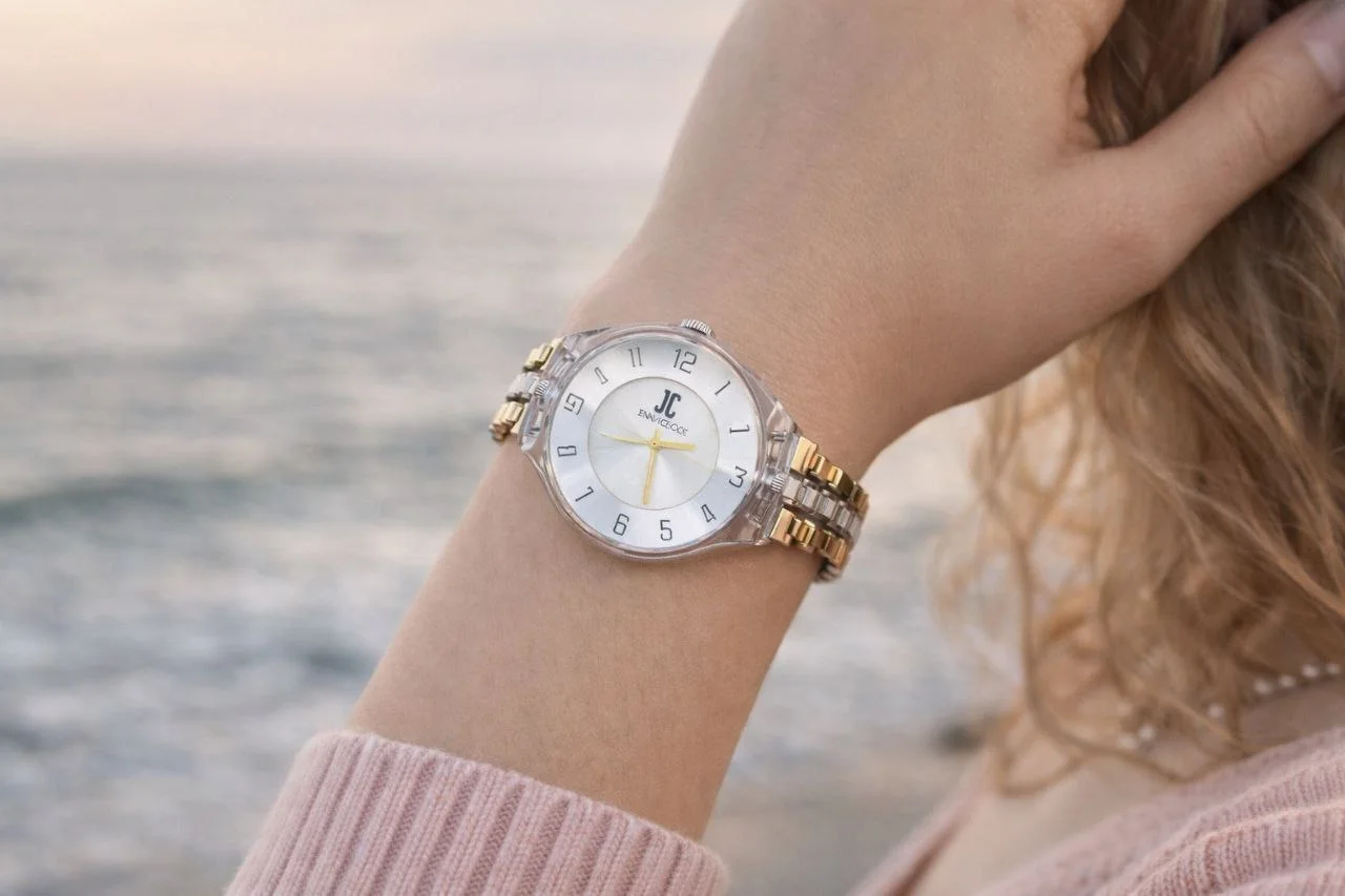 Montre Femme Élégante Bicolore en Acier Inoxydable – Style Chic & Intemporel