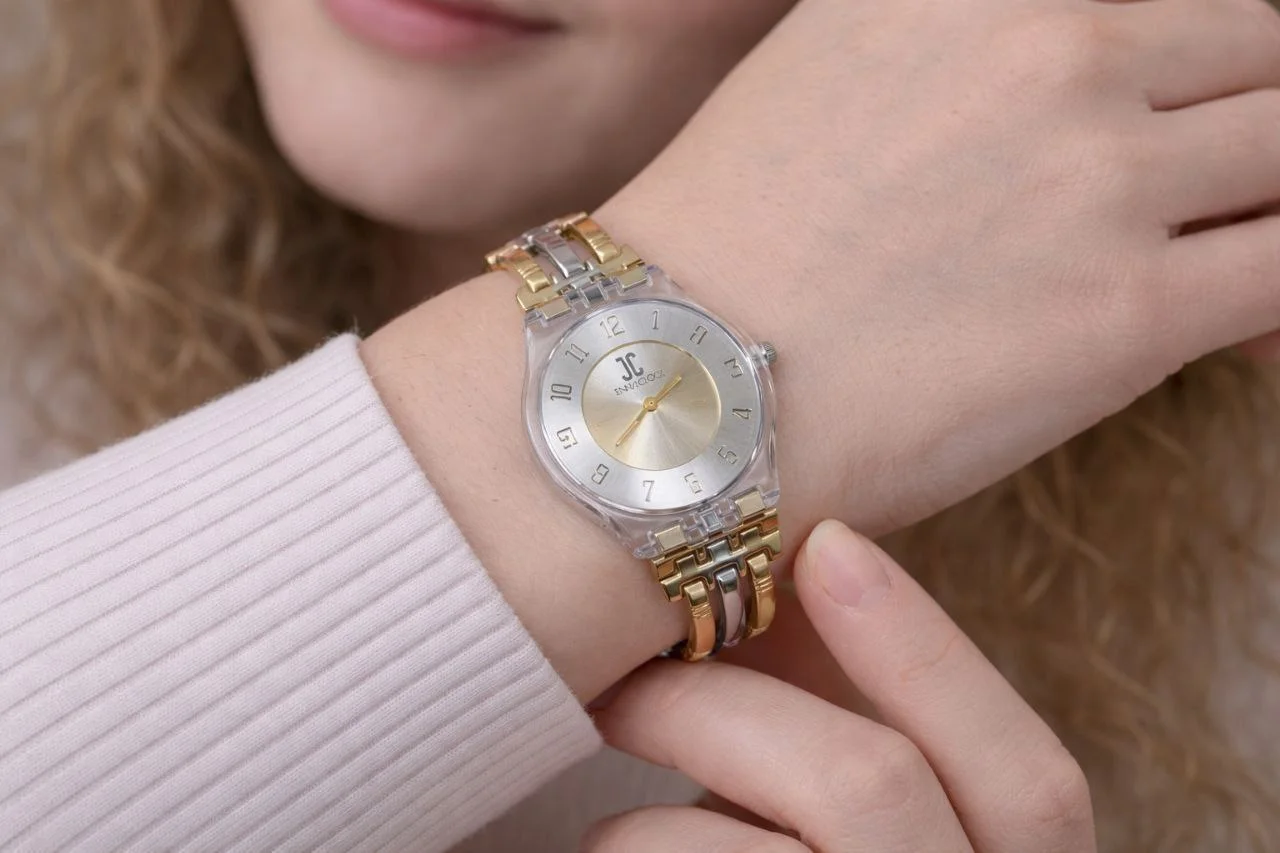 Montre Femme Élégante Bicolore en Acier Inoxydable – Style Chic & Intemporel