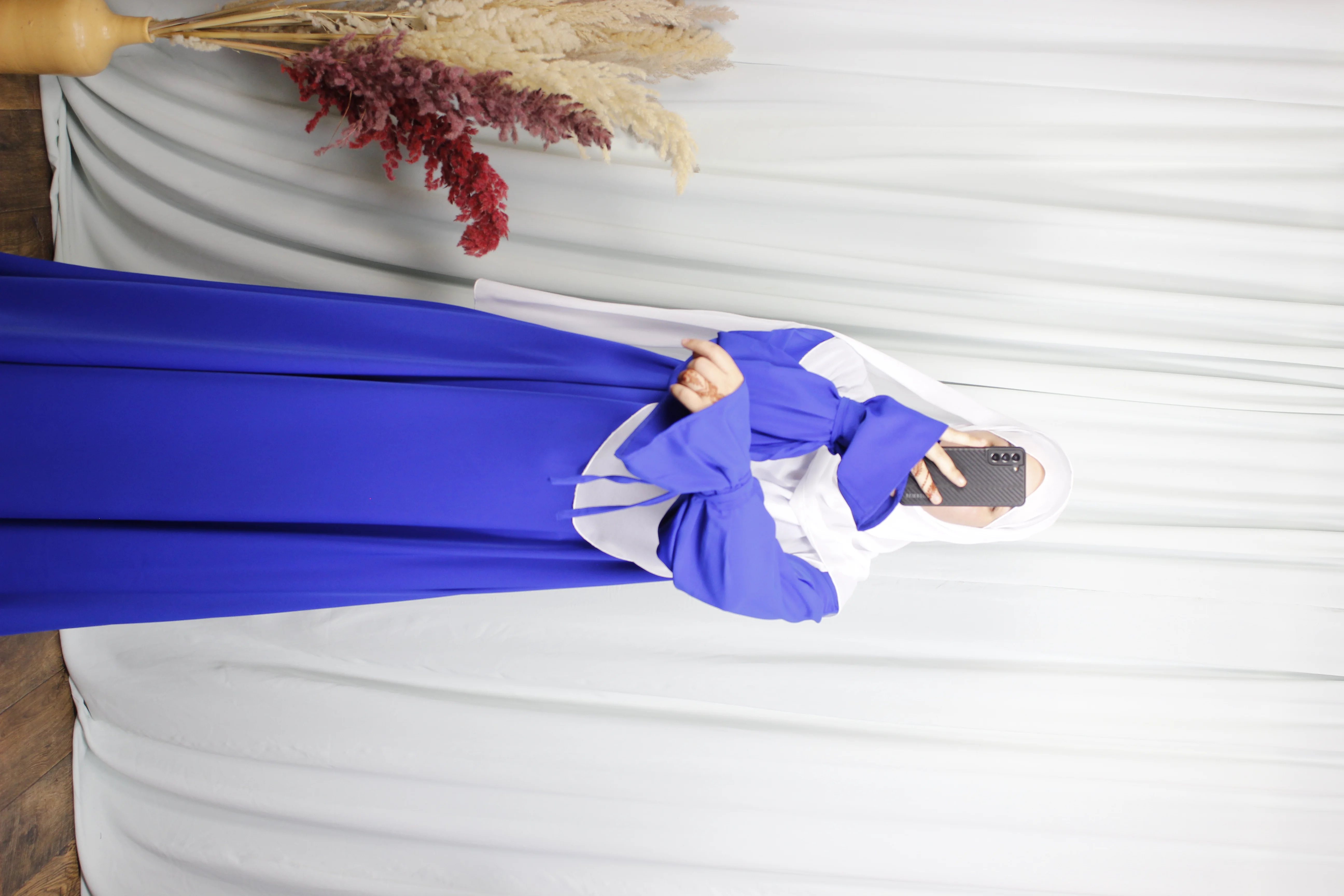 عباية فرح – ثوب كريب روزا ممتاز (النسخة الممتازة)