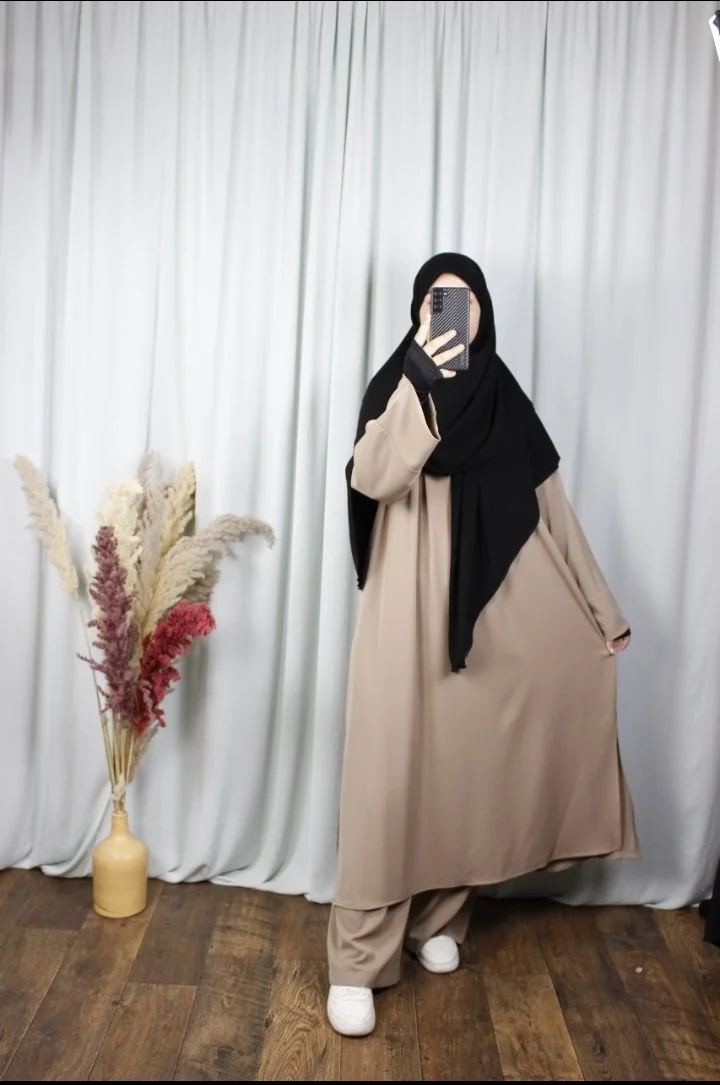 عباية ياسمين – ثوب كريب روزا ممتاز (النسخة الفاخرة)