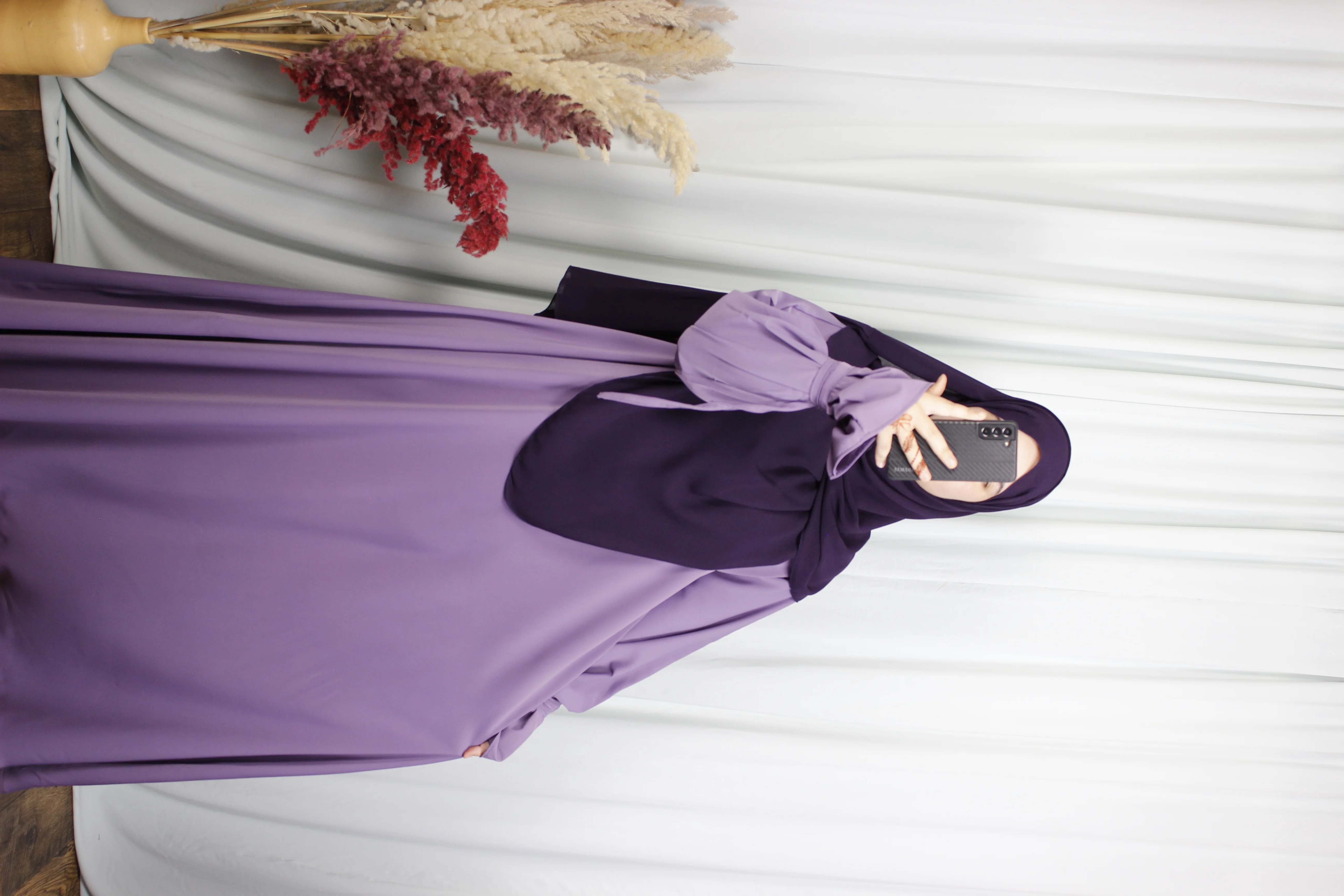 عباية فرح – ثوب كريب روزا ممتاز (النسخة الممتازة)